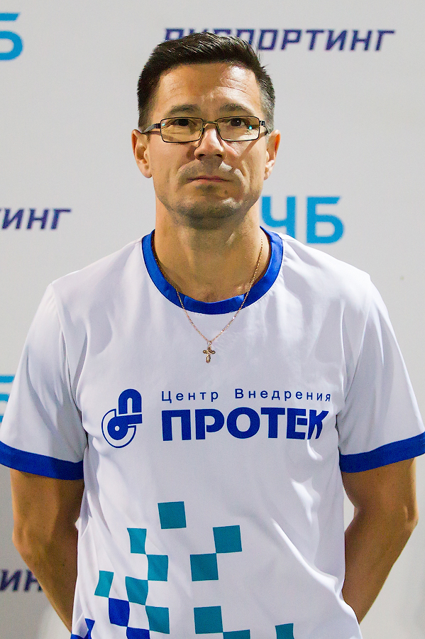 Александр Николаев
